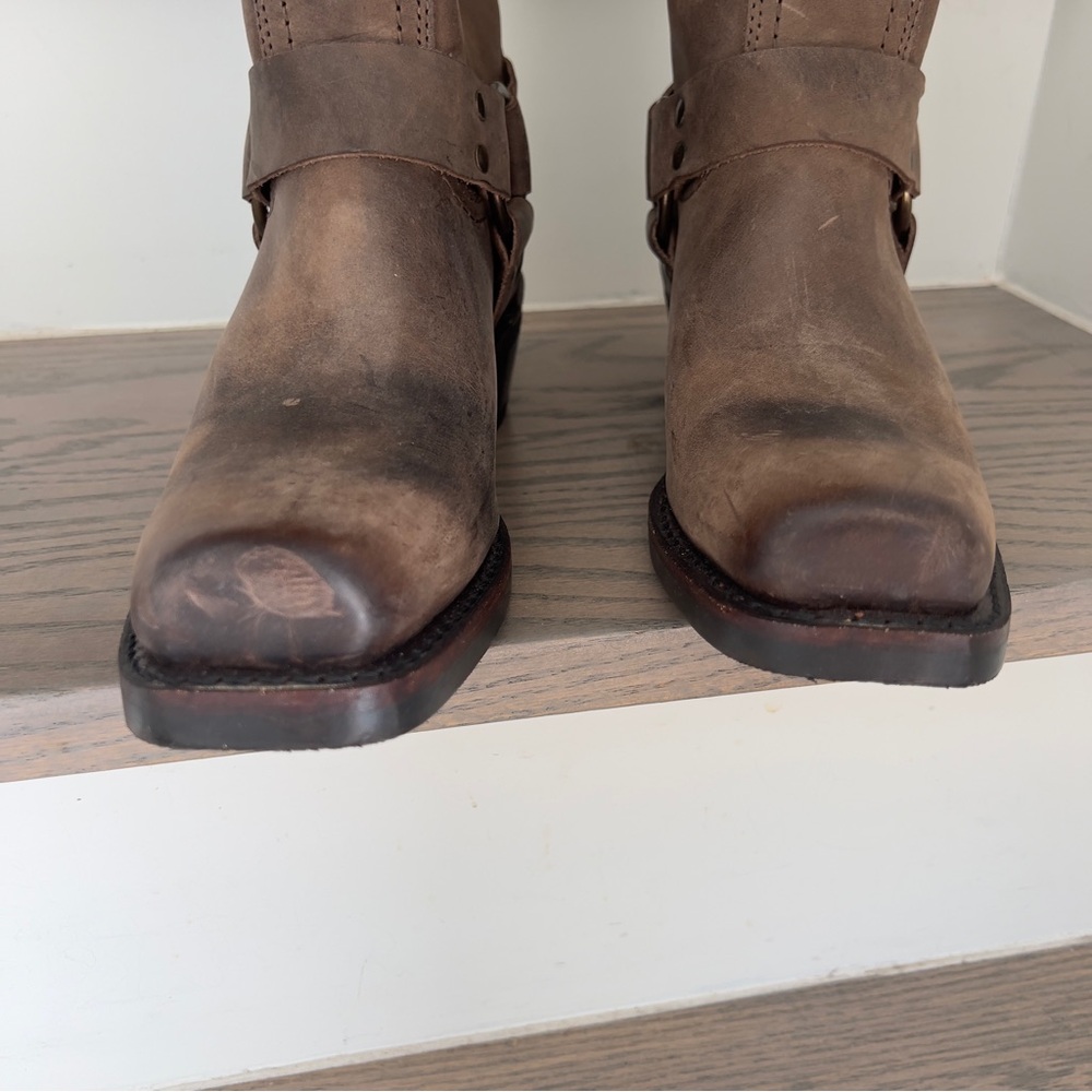 NWOB Frye Harness Leather 12R Boots in Smoke Brown - Picture 10 of 13